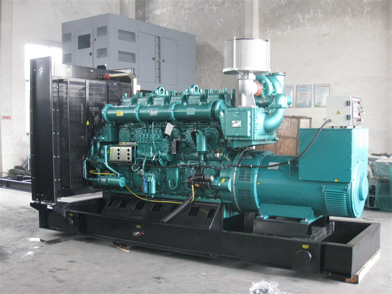 虹口200KW 柴油发电机的油耗是多少？